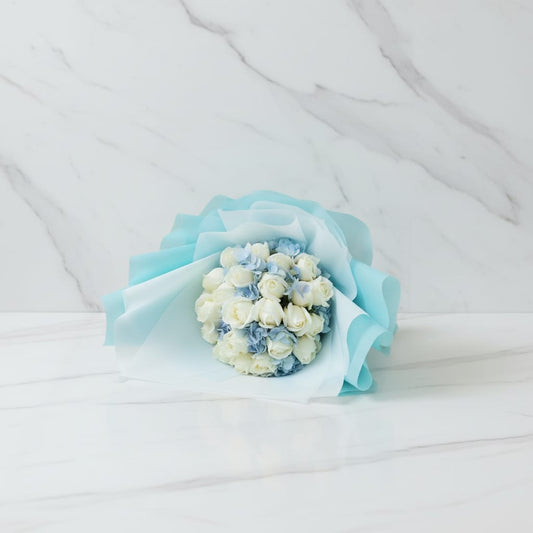 Graciela (10 Roses, 1 Hydrangea) - Be My Valentine's